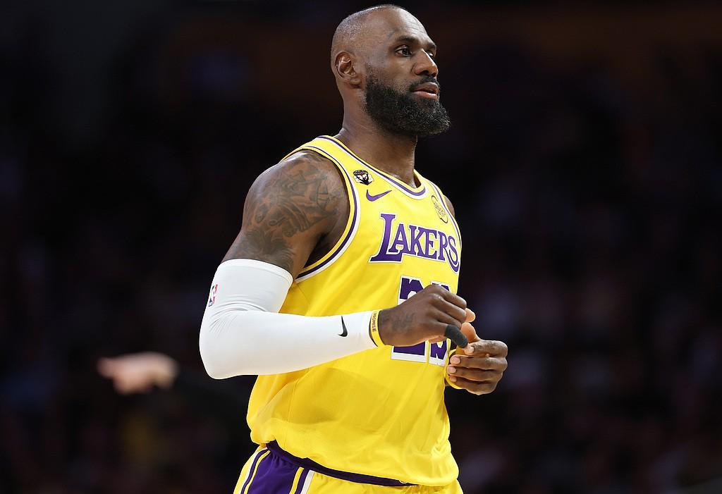MK体育官方网站-ESPN：联盟多位消息人士建议詹姆斯前往掘金，与约基奇联手
